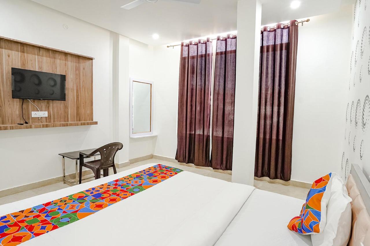 Fabhotel Siddhi バラナシ エクステリア 写真